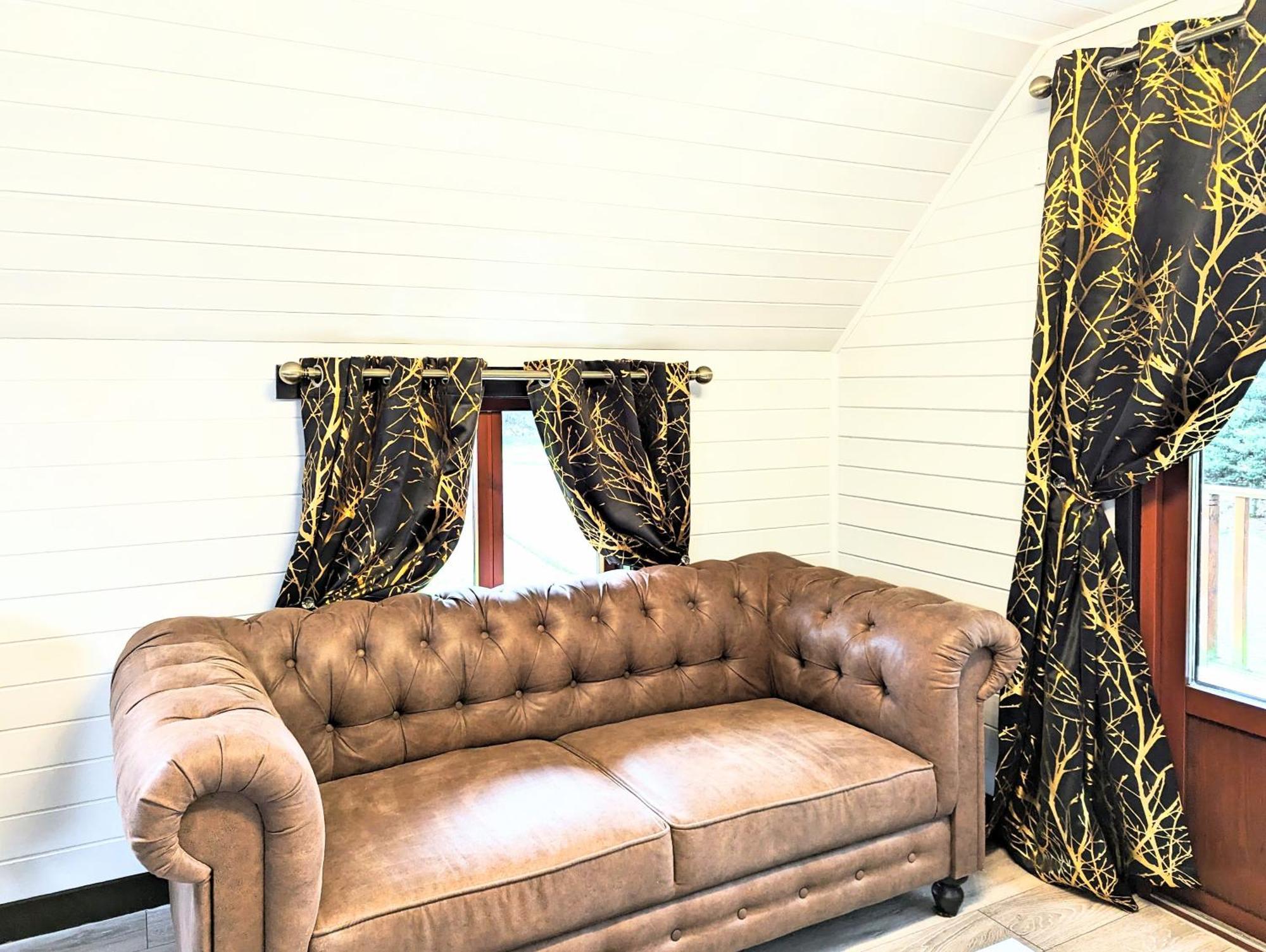 Lugh 9 - Hot Tub-perth-pets-luxury-hunting Tower *
